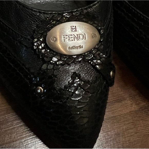 Vintage Snakeskin Fendi Pointed Toe Heels With Bow Detail - Picture 2 of 8